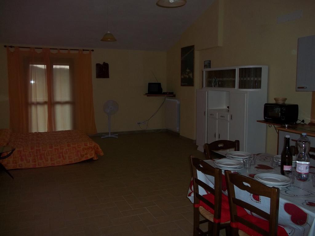 Caddelovi Apartment Fibbialla Room photo